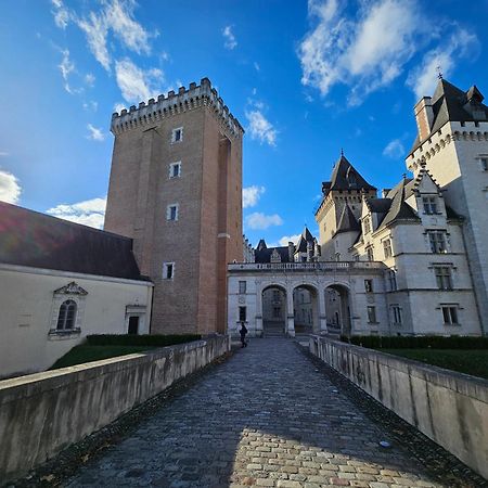 Le Henri IV - Hyper Centre - Quartier Du Chateau Pau Esterno foto