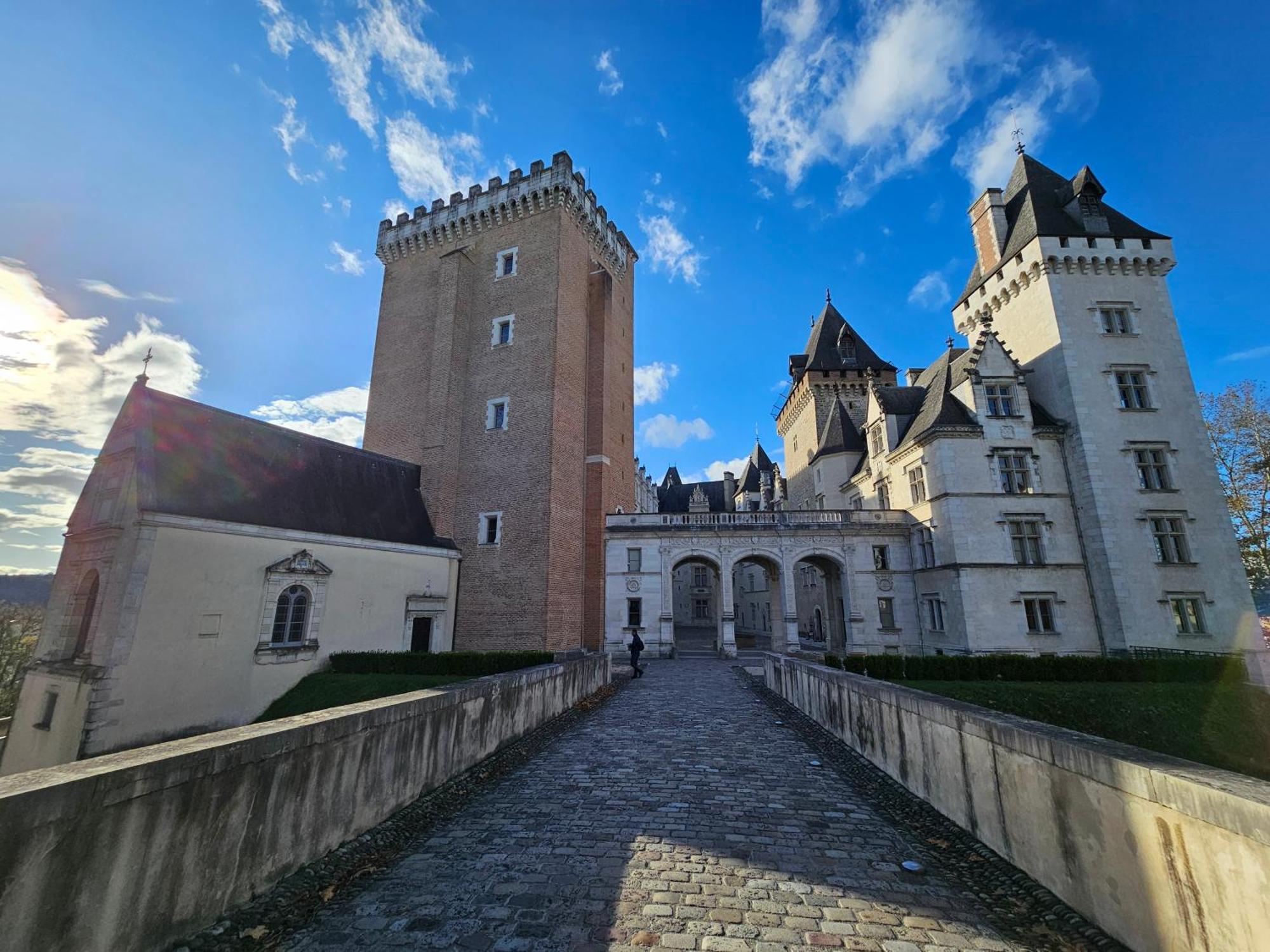 Le Henri IV - Hyper Centre - Quartier Du Chateau Pau Esterno foto