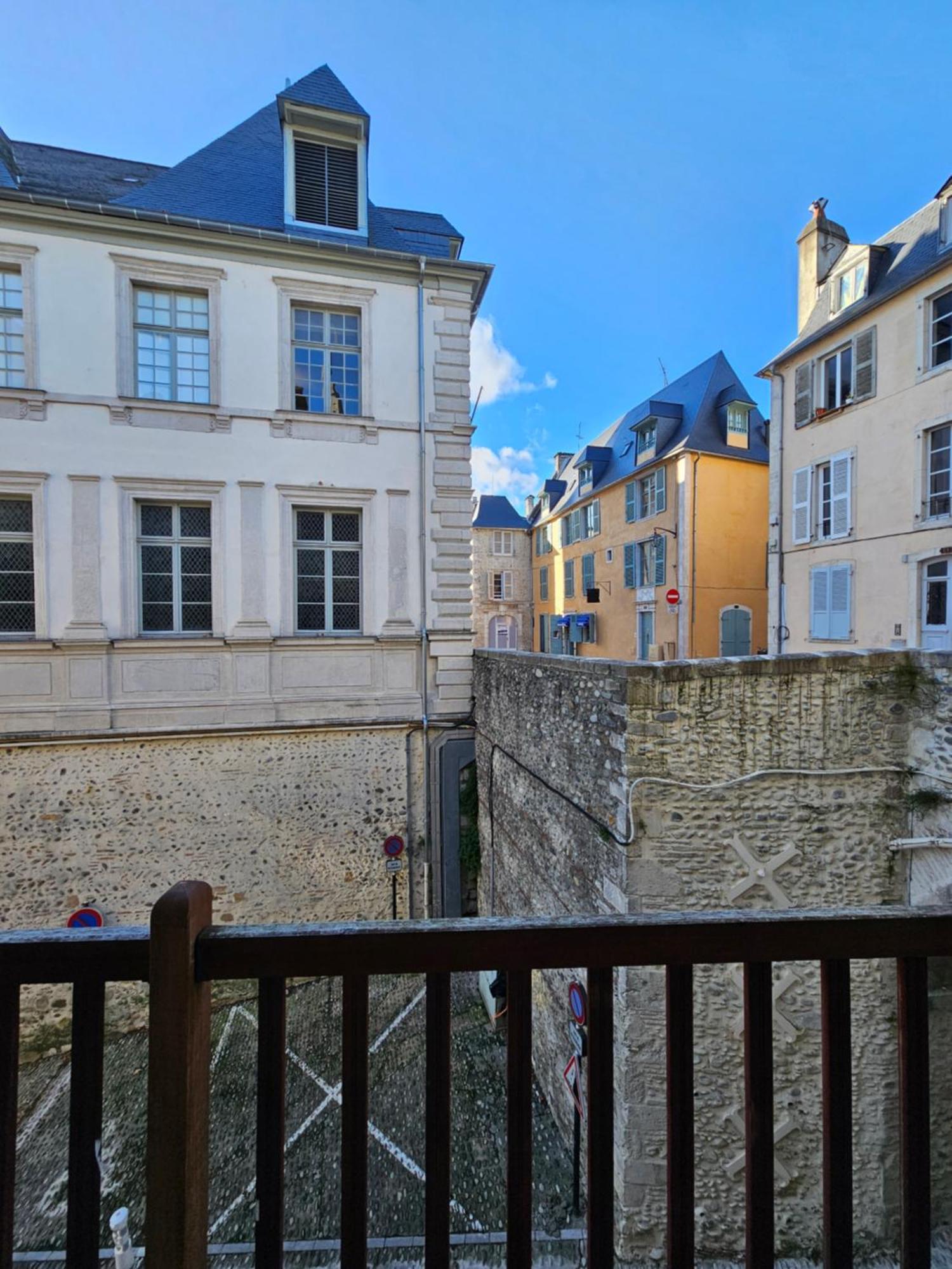 Le Henri IV - Hyper Centre - Quartier Du Chateau Pau Esterno foto