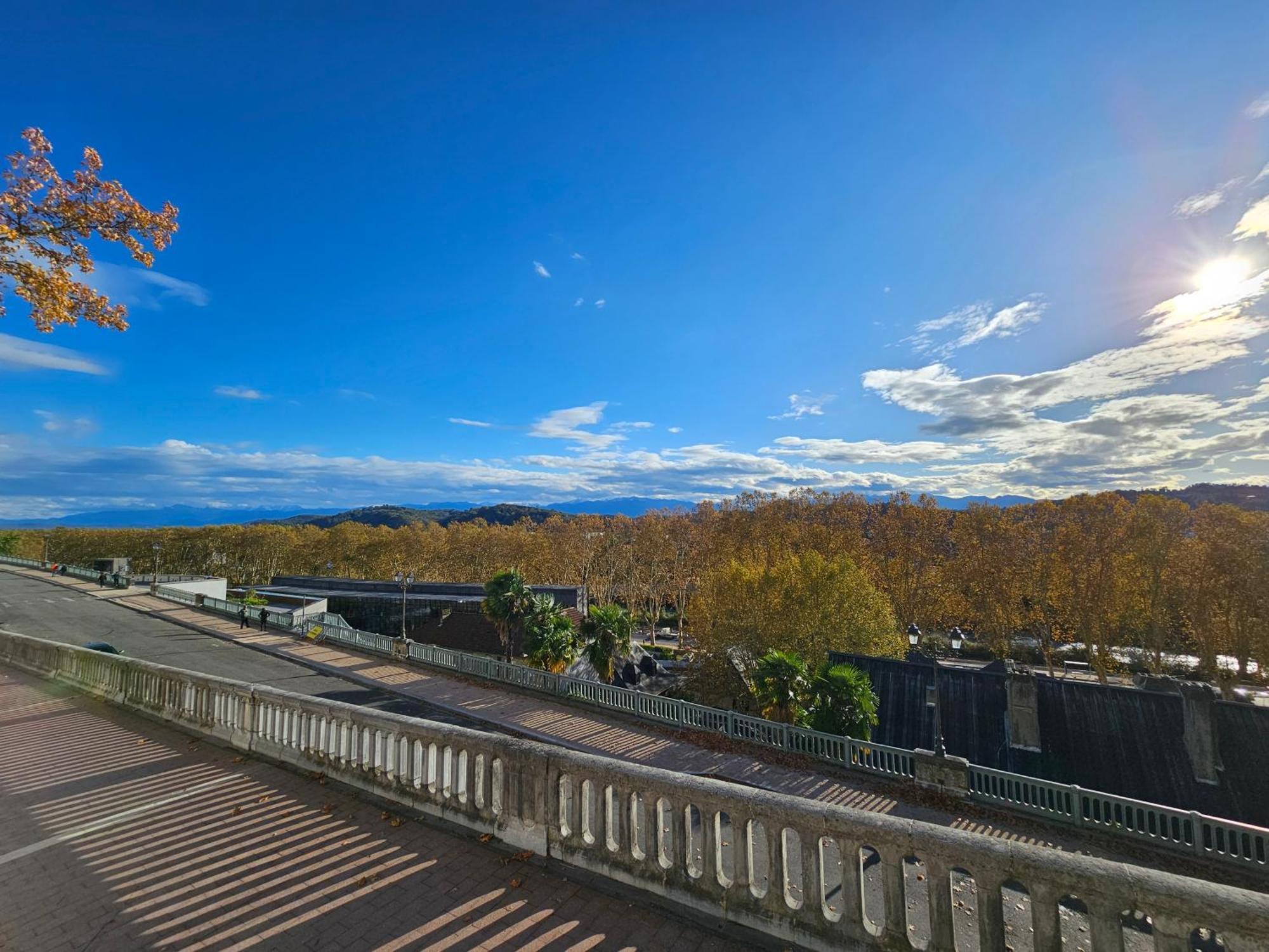 Le Henri IV - Hyper Centre - Quartier Du Chateau Pau Esterno foto